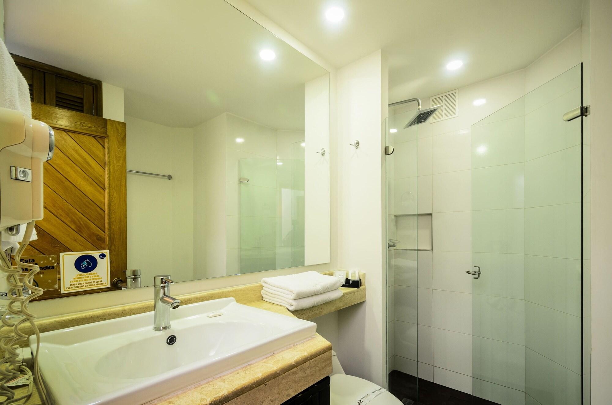 Travelers Fontana Plaza Apart otel Bogotá Dış mekan fotoğraf